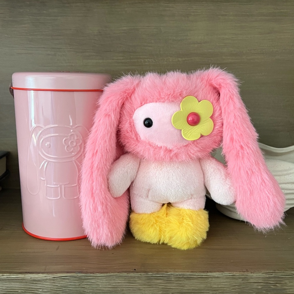 CJ Hendry x Phillips Auction JuJu collectible keychain blind box #22 Cleo